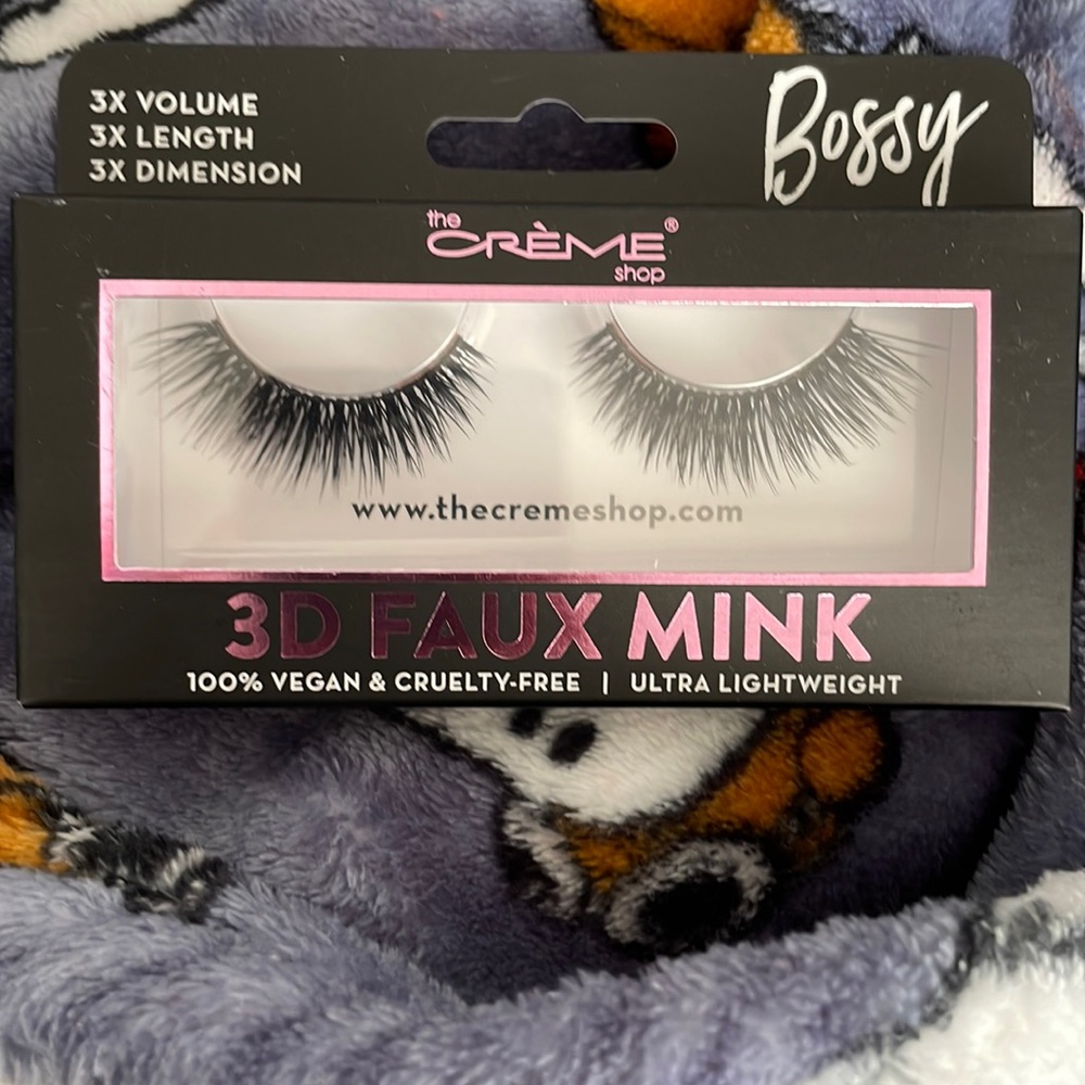 These lashes I Just have them sitting I have not put them on they are brand new